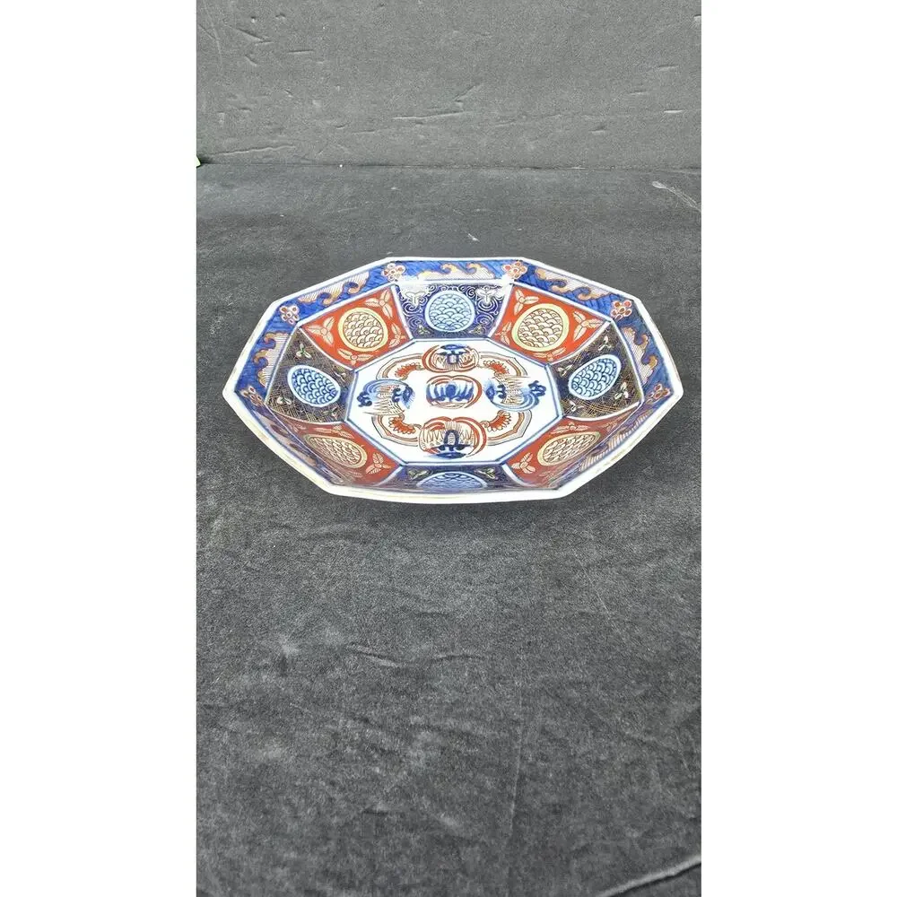 Unmarked imari style